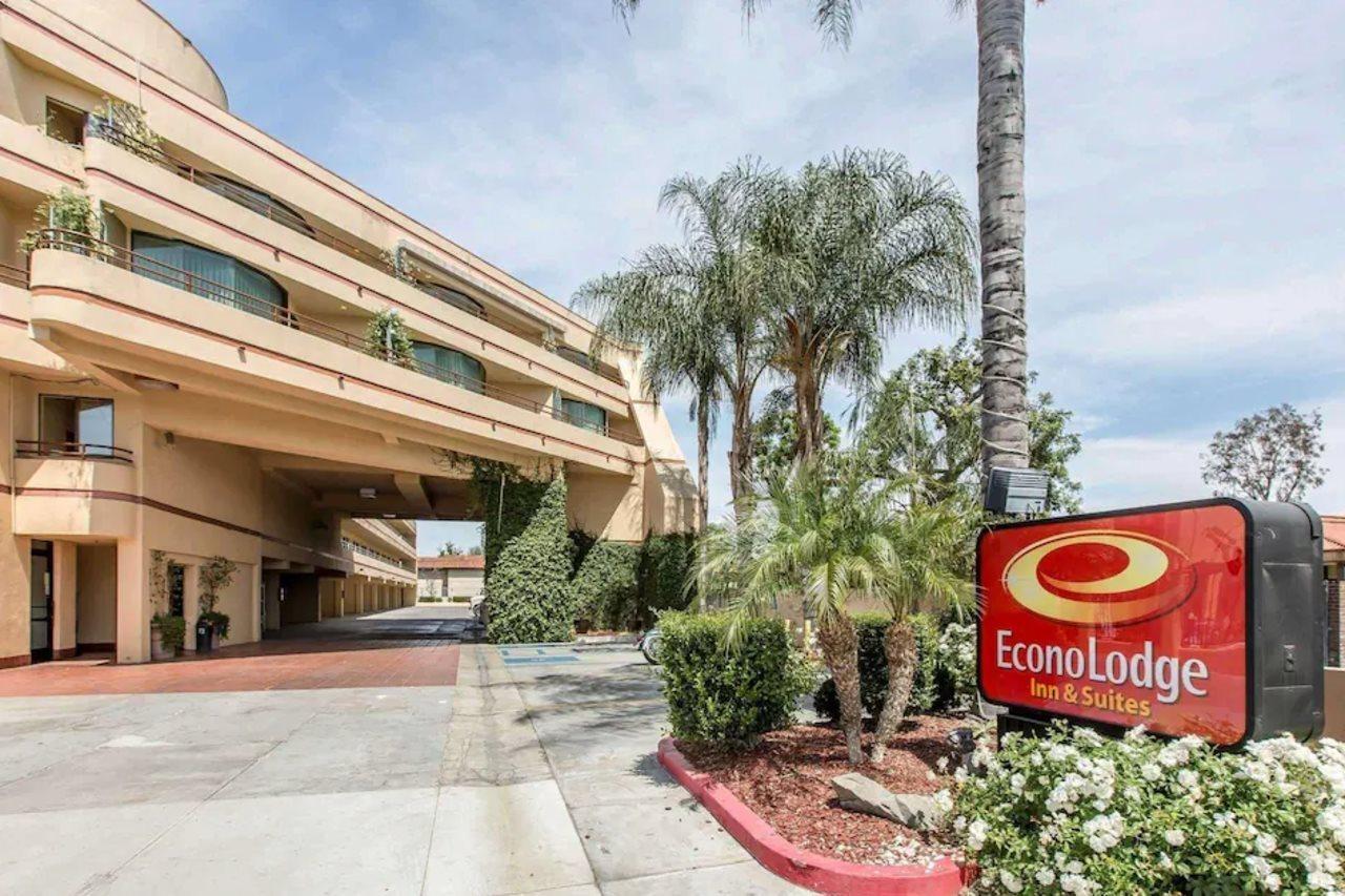 Econo Lodge Inn & Suites Riverside - Corona Buitenkant foto