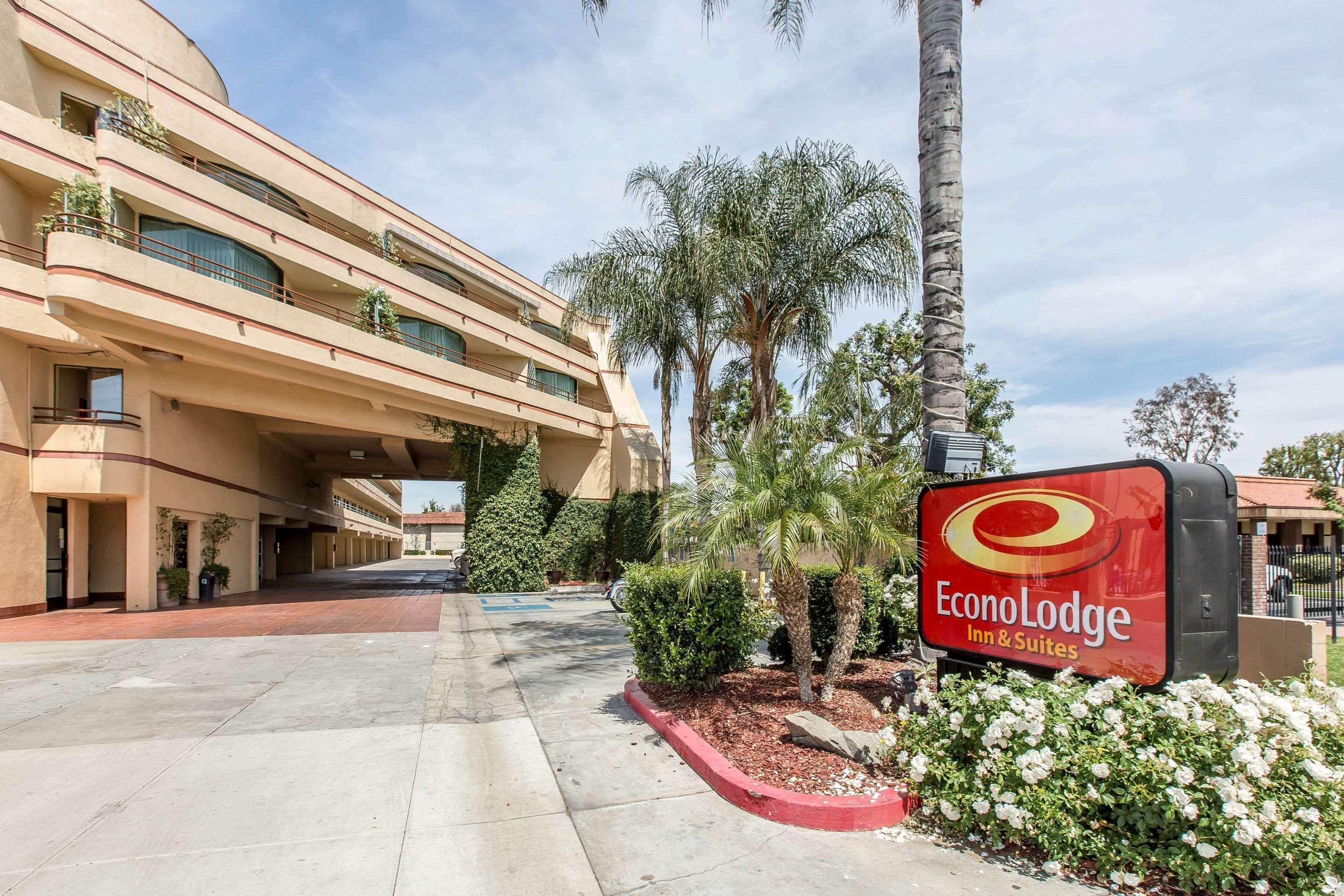 Econo Lodge Inn & Suites Riverside - Corona Buitenkant foto