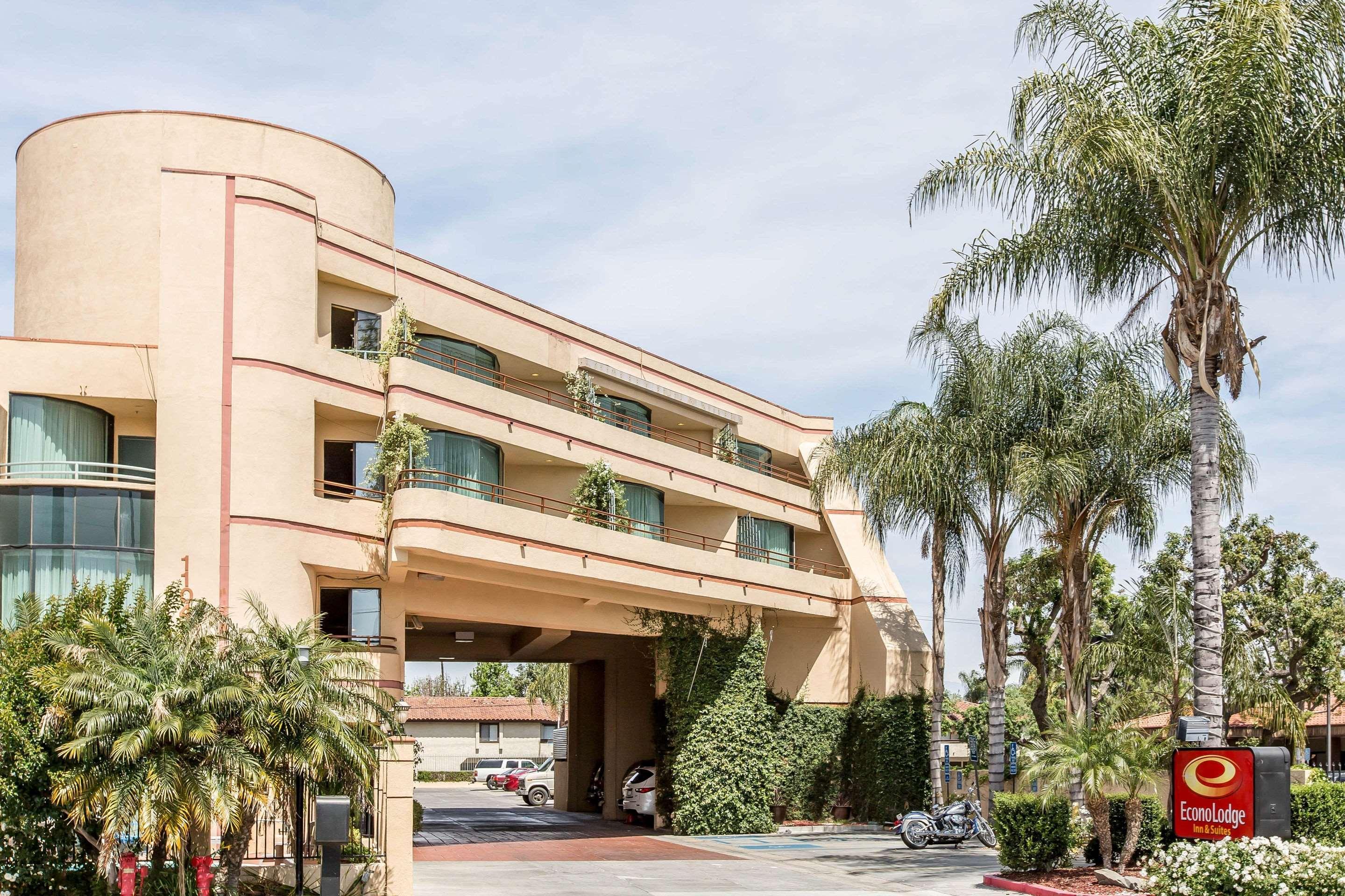 Econo Lodge Inn & Suites Riverside - Corona Buitenkant foto